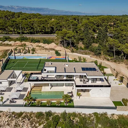 Posh Zadarvillas Vila *